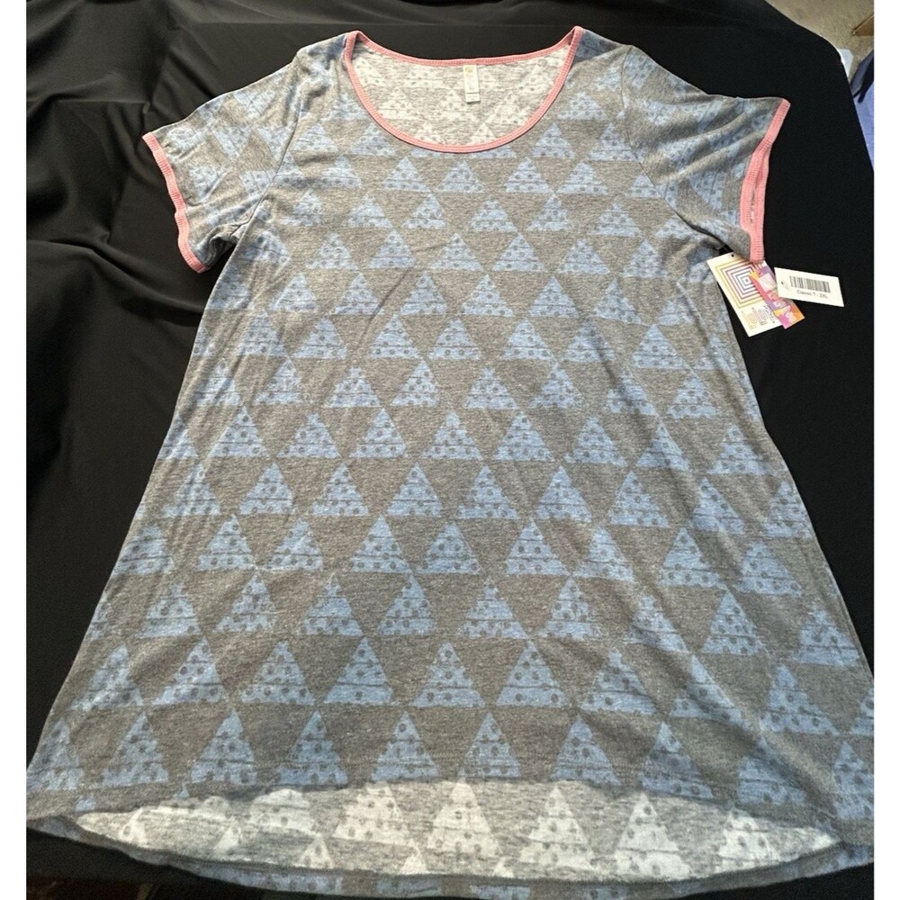 NWT LuLaRoe 2XL Classic T Shirt Geometric Triangle Polka Dot Gray Pink Trim Top